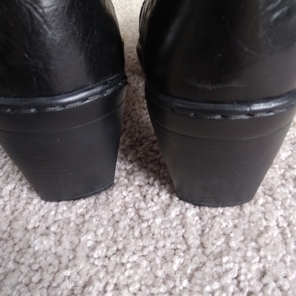 Women's Black Leather Boots - Picture 4 of 8